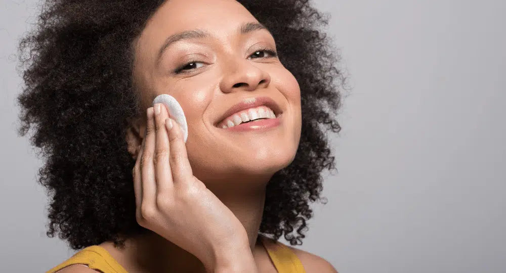 Biologischer fester Make-up-Entferner aus Moringa und Kokosnuss: 5 Vorteile für die Haut und die Umwelt