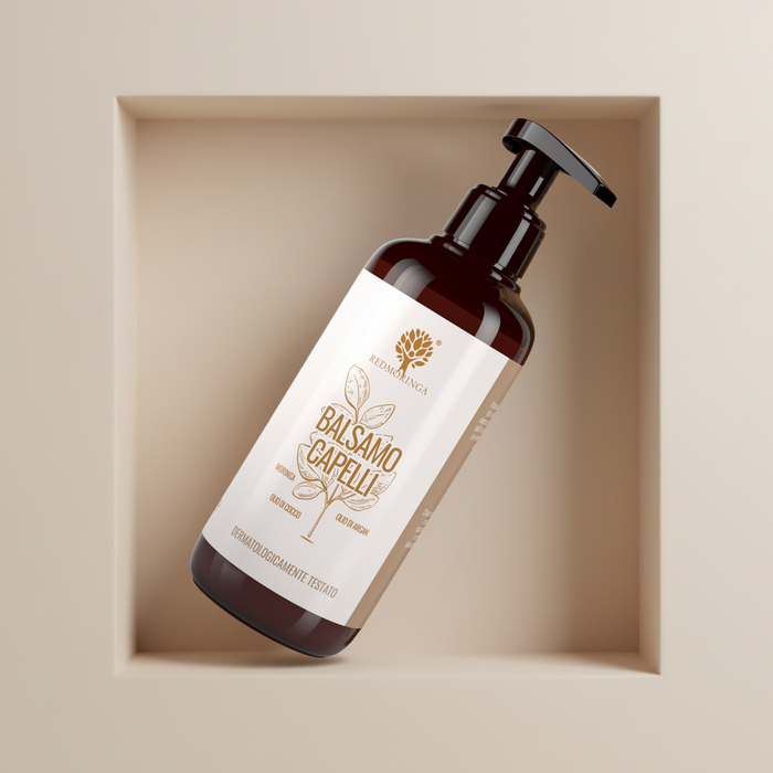 Balsamo capelli naturale RedMoringa nutriente e ristrutturante, districa i capelli e li lascia morbidi, setosi e luminosi.